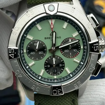 Breitling Avenger B01 Chronograph 44 AB0147101L1X1 Replica - Gruenes Zifferblatt Edelstahl