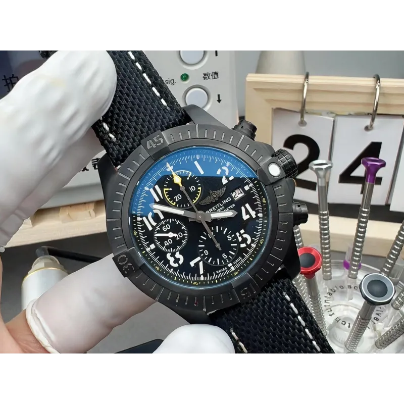 Breitling Avenger V13317101B1X1 Replica - Schwarzes Zifferblatt Geriffelte Luenette
