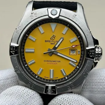 Breitling Avenger A17319101I1X1 Replica - Gelbes Zifferblatt Geriffelte Luenette