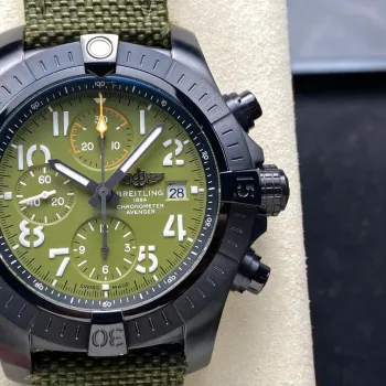 Breitling Avenger Chronograph Military Green V13317101L1X1 Replica - Gruenes Zifferblatt Titan