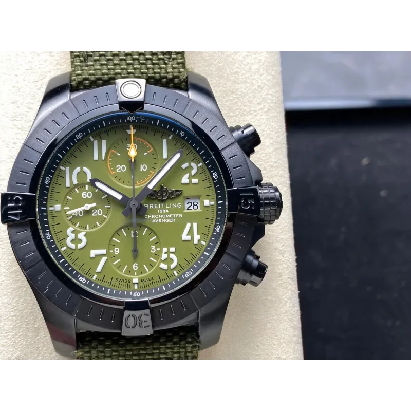 Breitling Avenger Chronograph Military Green V13317101L1X1 Replica - Gruenes Zifferblatt Titan