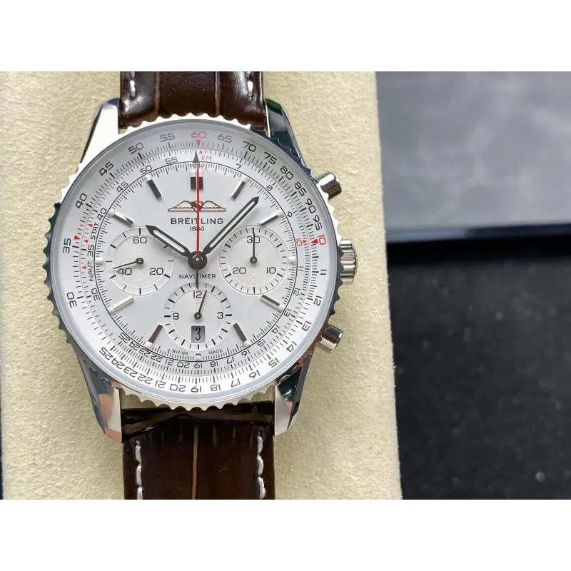 Breitling Navitimer AB0139211G1P1 Replica - Silbernes Zifferblatt Geriffelte Luenette