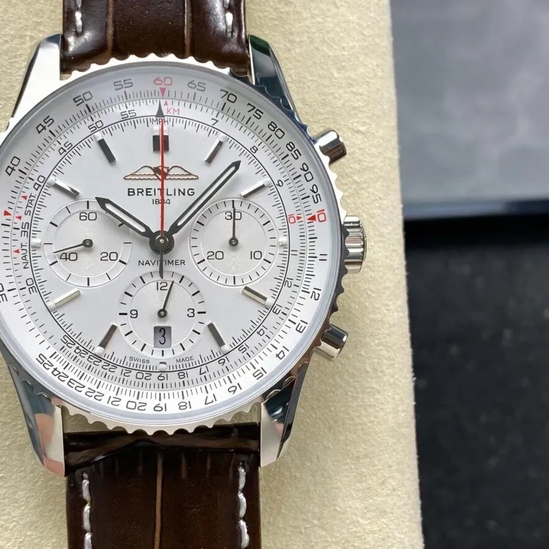 Breitling Navitimer AB0139211G1P1 Replica - Silbernes Zifferblatt Geriffelte Luenette