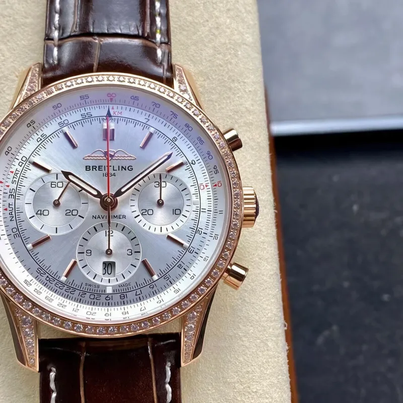 Breitling Navitimer RB0139631G1P1 Replica - Silbernes Zifferblatt Geriffelte Luenette