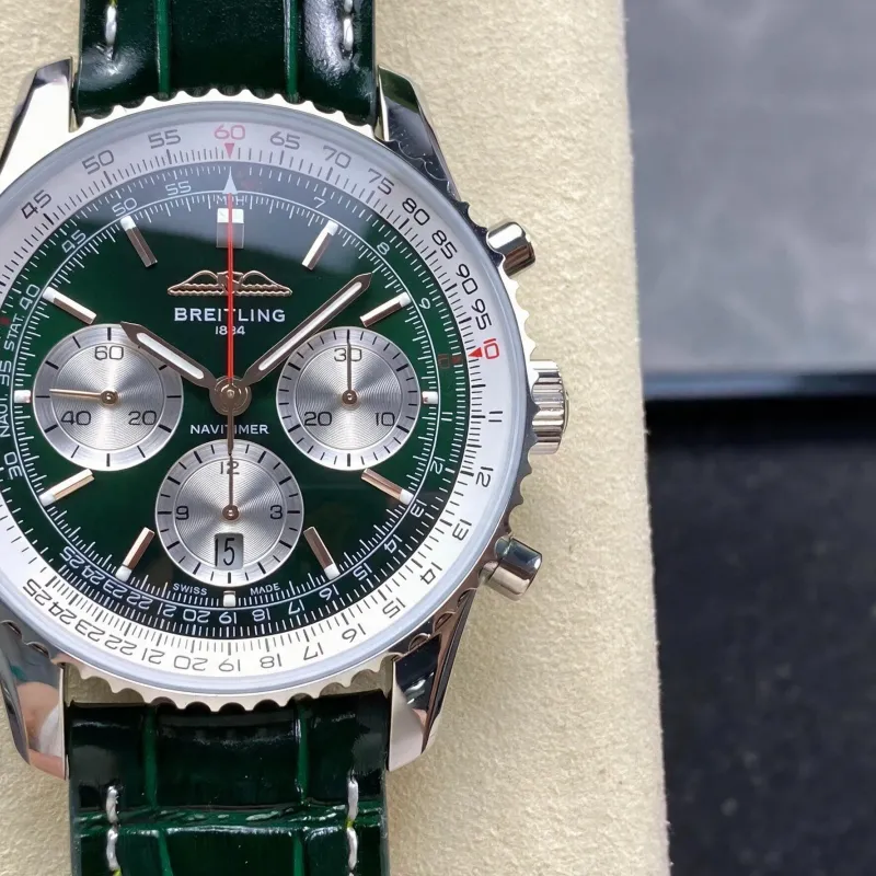 Breitling Navitimer AB01384C1L1P1 Replica - Gruenes Zifferblatt Geriffelte Luenette