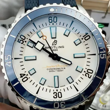 Breitling Superocean A17375E71G1S1 Replica - Silbernes Zifferblatt Geriffelte Luenette