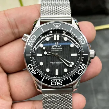 Omega Seamaster 210.30.42.20.01.010 Replica - Schwarzes Zifferblatt Geriffelte Luenette