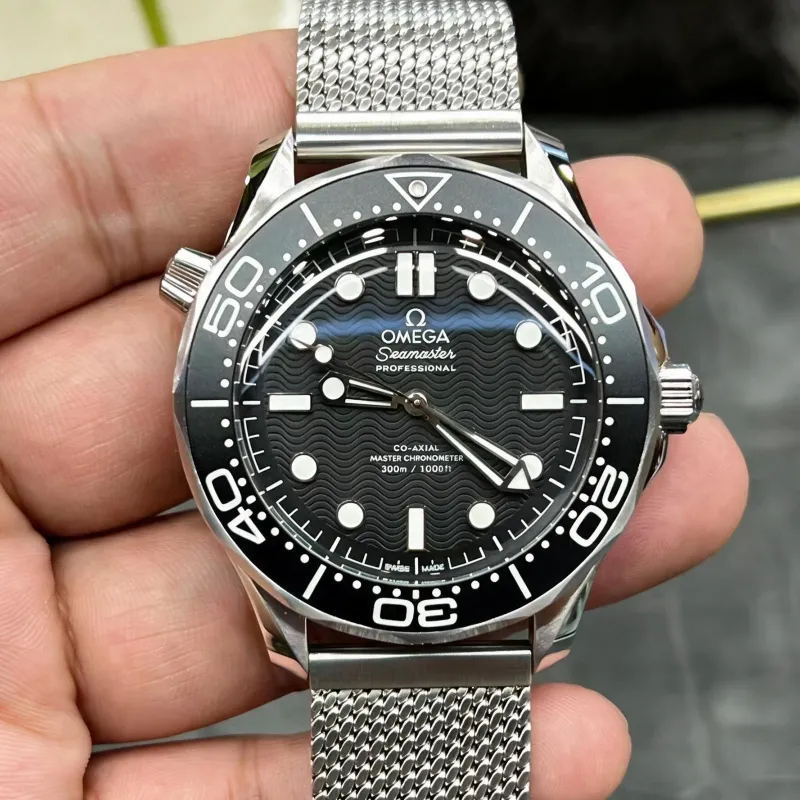 Omega Seamaster 210.30.42.20.01.010 Replica - Schwarzes Zifferblatt Geriffelte Luenette