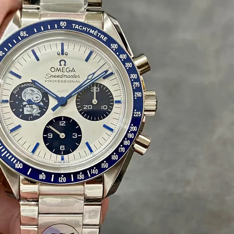 Omega Speedmaster Moonwatch Snoopy 310.32.42.50.02.001 Replica - Silbernes Zifferblatt Edelstahl