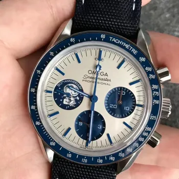 Omega Speedmaster Moonwatch Snoopy 310.32.42.50.02.001 Replica - Silbernes Zifferblatt Edelstahl