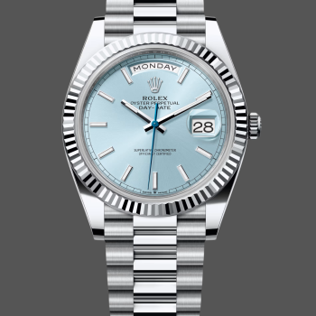 Rolex Day-Date 228236 Replica - Eisblaues Zifferblatt Geriffelte Luenette