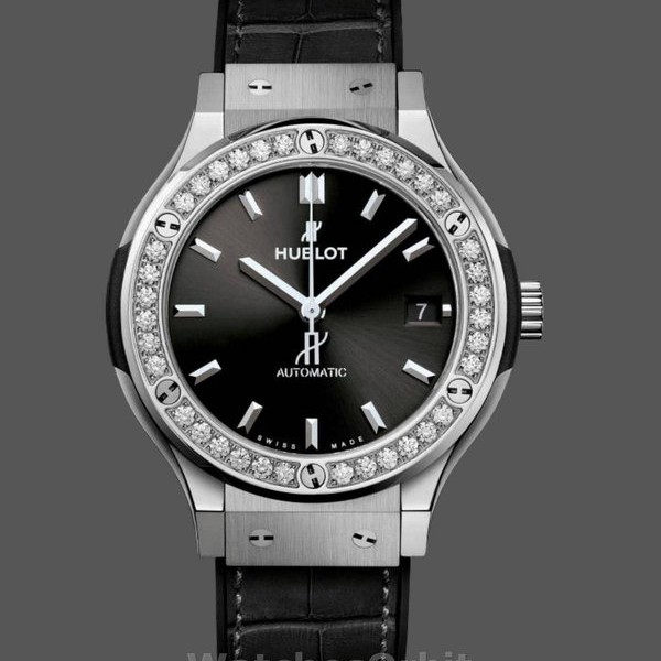 Replica Hublot Classic Fusion 565.nx.1470.lr.1204 38mm Stilvolles Accessoire