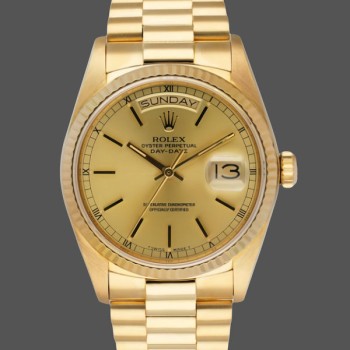 Replica Rolex Day-Date 118208 Champagner Zifferblatt mit goldenen Indexen Gelbgold 36mm Unisex Replica Uhr