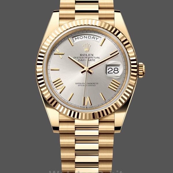 Replica Rolex Day-Date 228238 Silber Römisches Zifferblatt Geriffelte Lünette 40mm Herren Replica Uhr Exklusive Herren Replica Uhr online kaufen