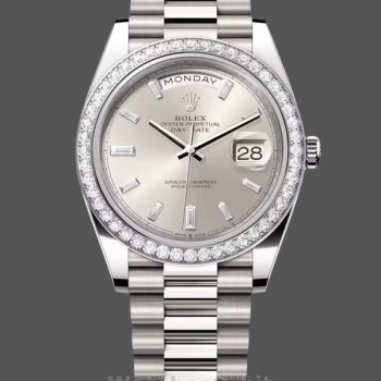 Replica Rolex Day-Date 228349RBR Silver Dial Diamond Bezel 40mm Herren Replica Uhr