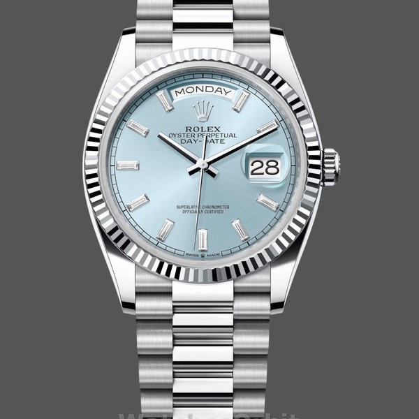 Replica Rolex Day Date 36 Fluted Bezel Platinum Bracelet 128236 0009 Stilvolles Accessoire