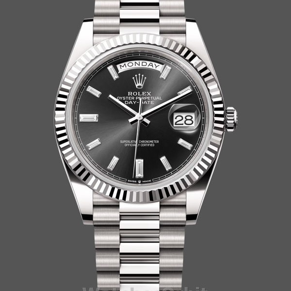 Replica Rolex Day-Date 40mm 228239 0005 Black Diamond Dial Fluted Bezel Herren Replica Uhr Authentisches Aussehen