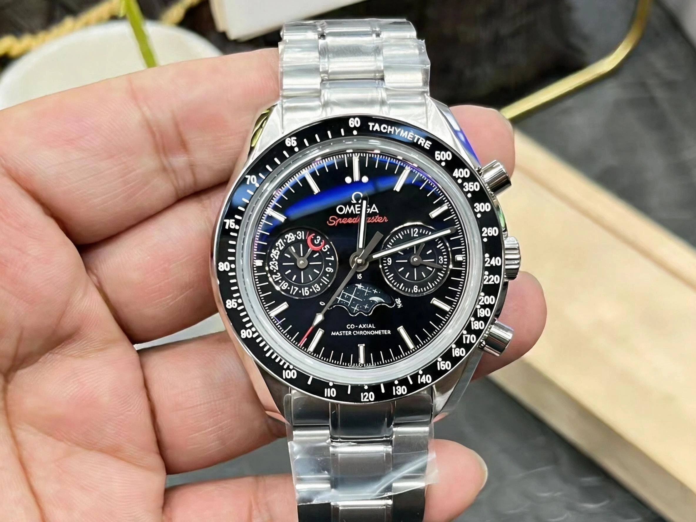 Omega Speedmaster Moonphase Co-Axial Master Chronometer 304.30.44.52.01.001